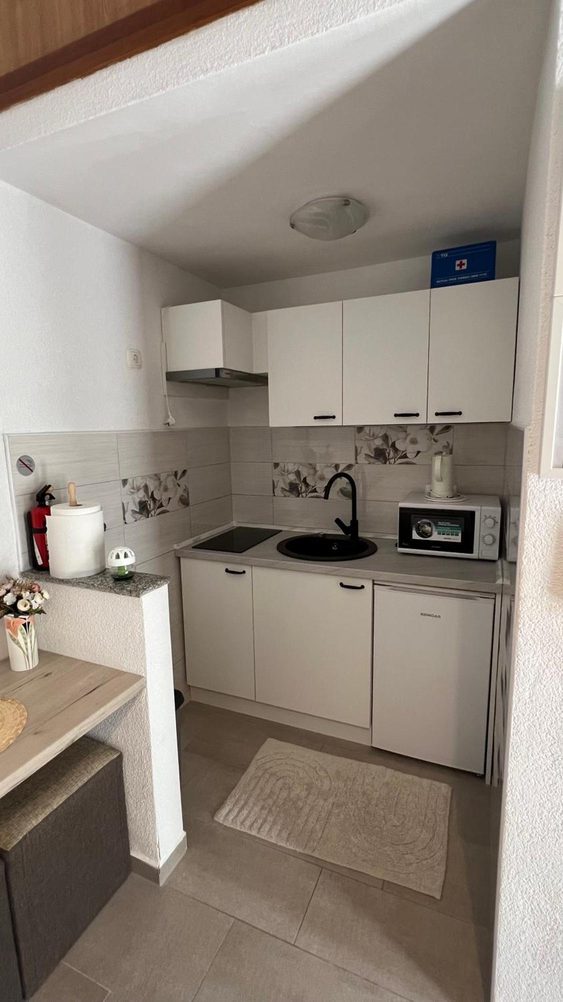 Appartement Ela I Gabi à Omišalj Extérieur photo